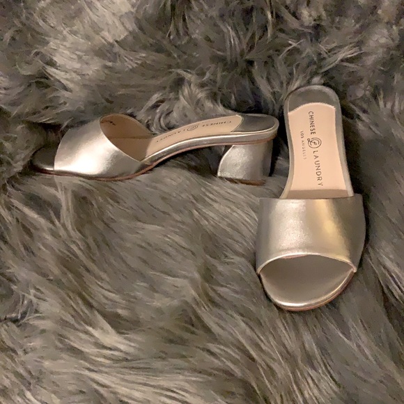 Chinese Laundry Shoes - Chinese Laundry SILVER NEW Slide sandals